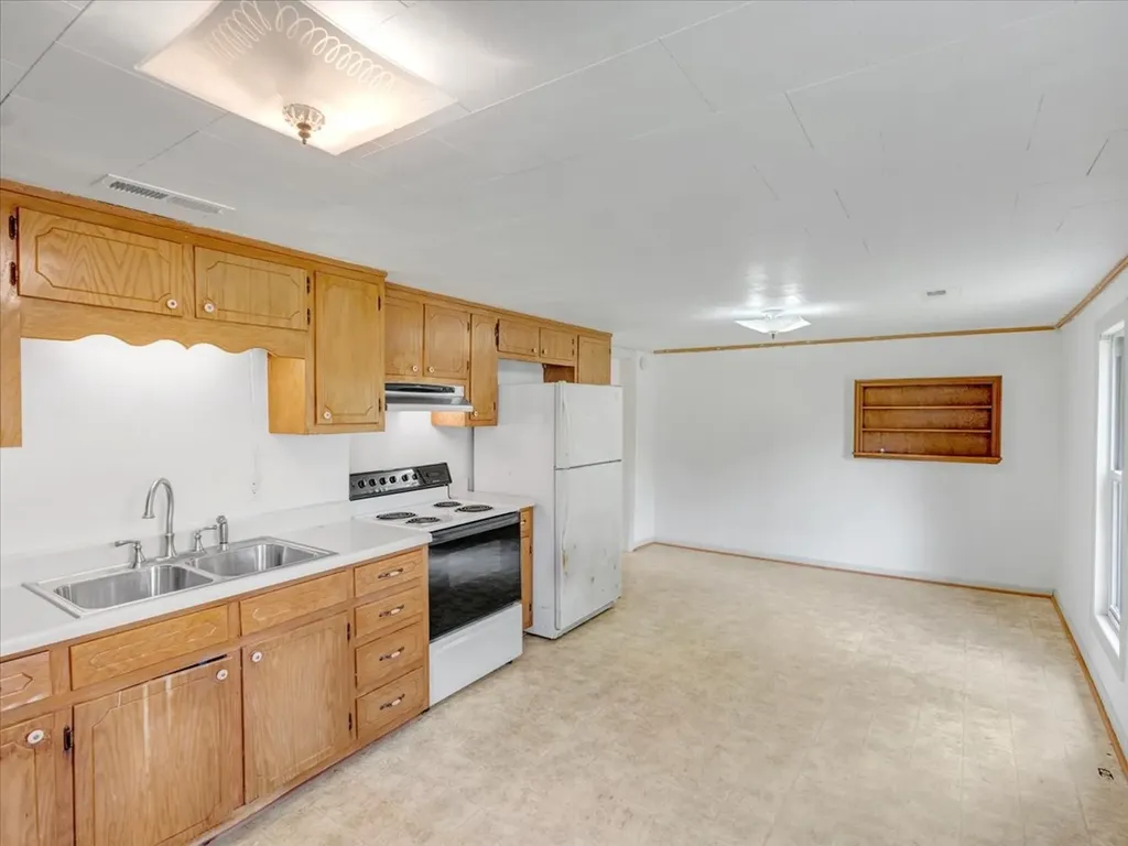 7691 Elkton Pike Prospect TN 38477