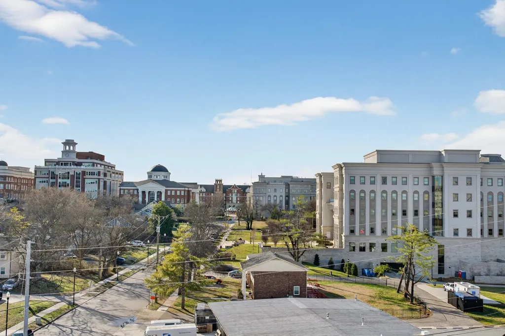 1900 12th Ave, S Nashville TN 37203