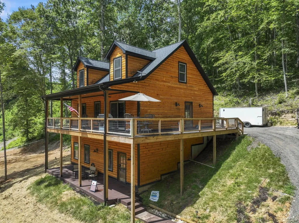 9500 Mcfarlin Road Bon Aqua TN 37025