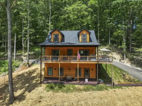 9500 Mcfarlin Road Bon Aqua TN 37025