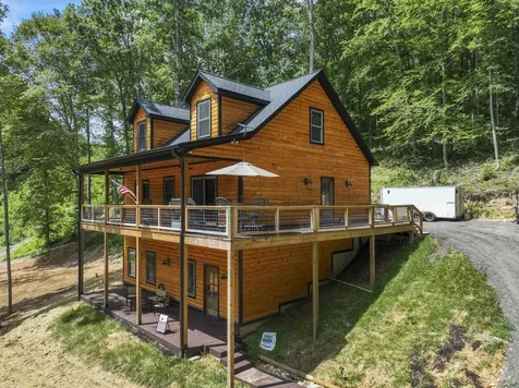 9500 Mcfarlin Road Bon Aqua TN 37025