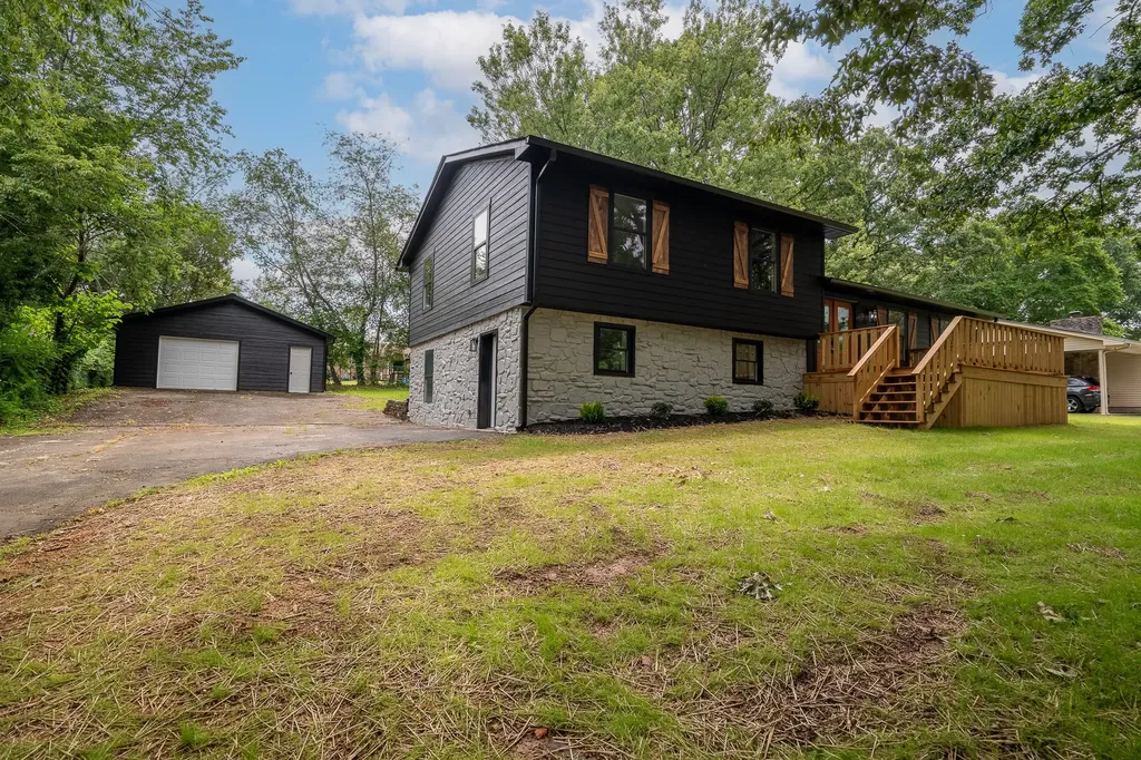 1615 Deer Hollow Drive Lawrenceburg TN 38464