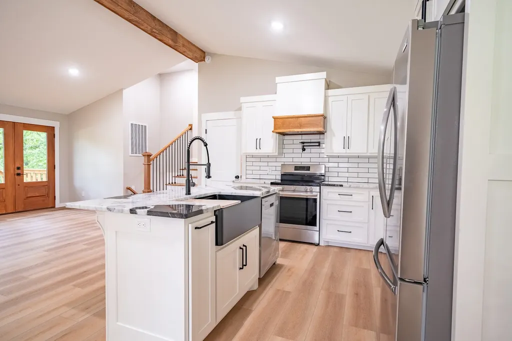 1615 Deer Hollow Drive Lawrenceburg TN 38464