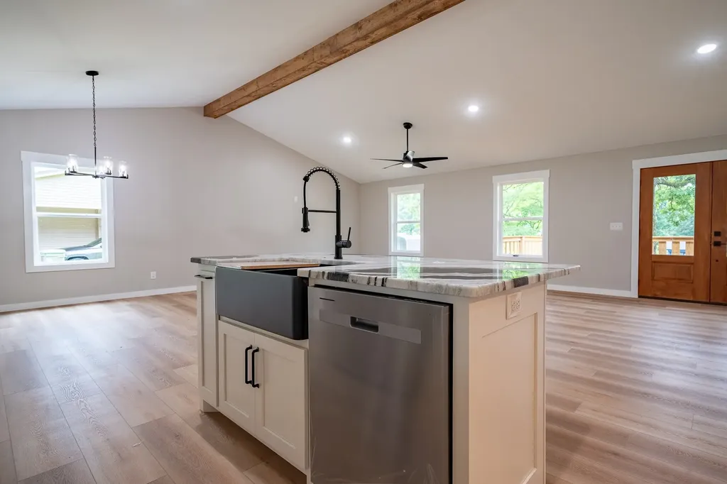 1615 Deer Hollow Drive Lawrenceburg TN 38464