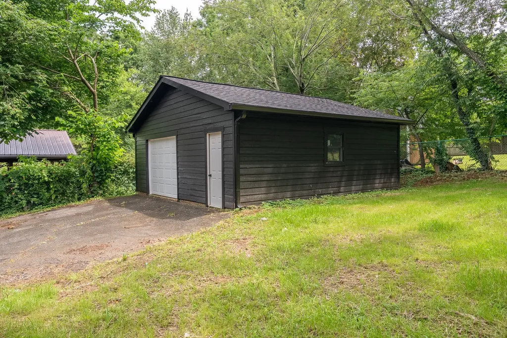 1615 Deer Hollow Drive Lawrenceburg TN 38464