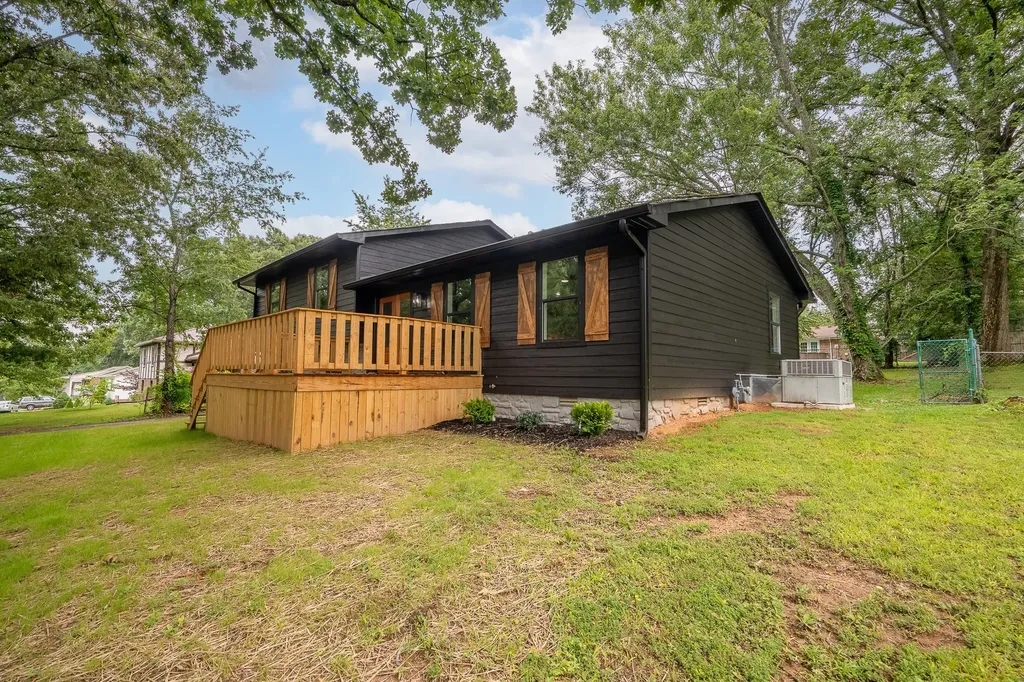 1615 Deer Hollow Drive Lawrenceburg TN 38464