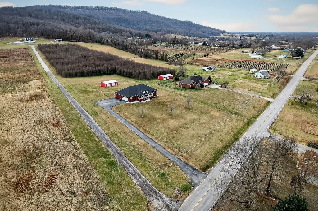 2408 Shellsford Road Mcminnville TN 37110