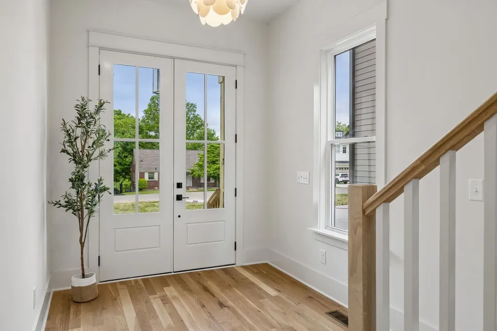 905B Potter Lane Nashville TN 37206