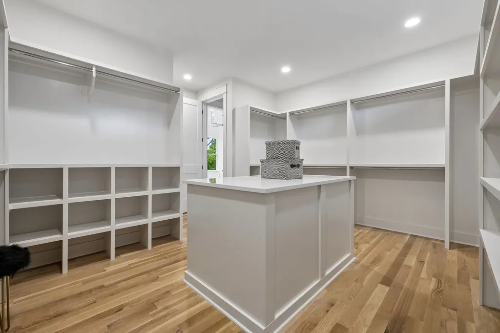 905B Potter Lane Nashville TN 37206