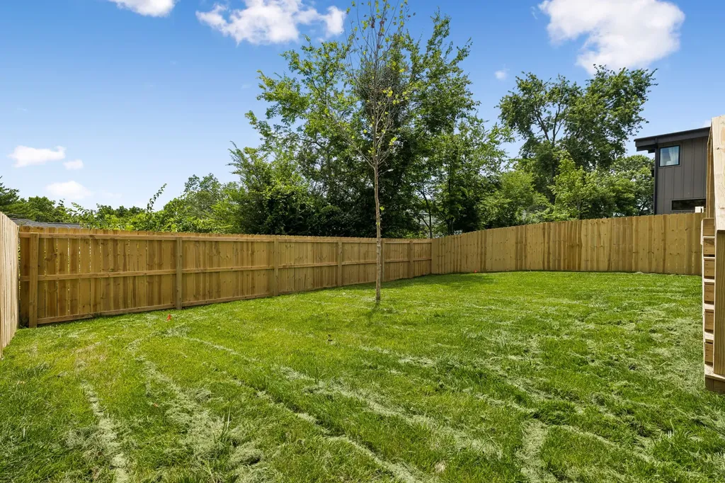 905B Potter Lane Nashville TN 37206