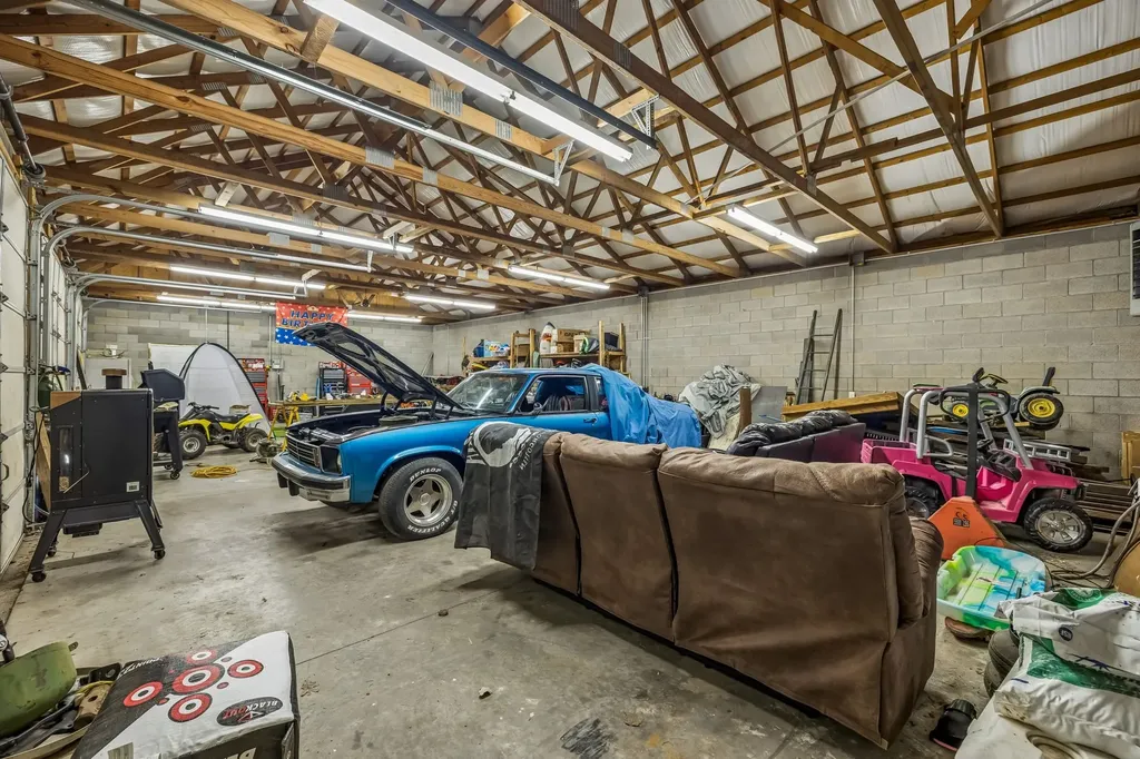 5450 Highway 49, W Vanleer TN 37181