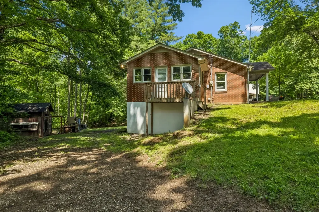 5450 Highway 49, W Vanleer TN 37181