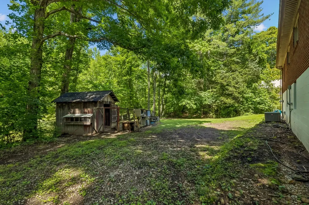 5450 Highway 49, W Vanleer TN 37181