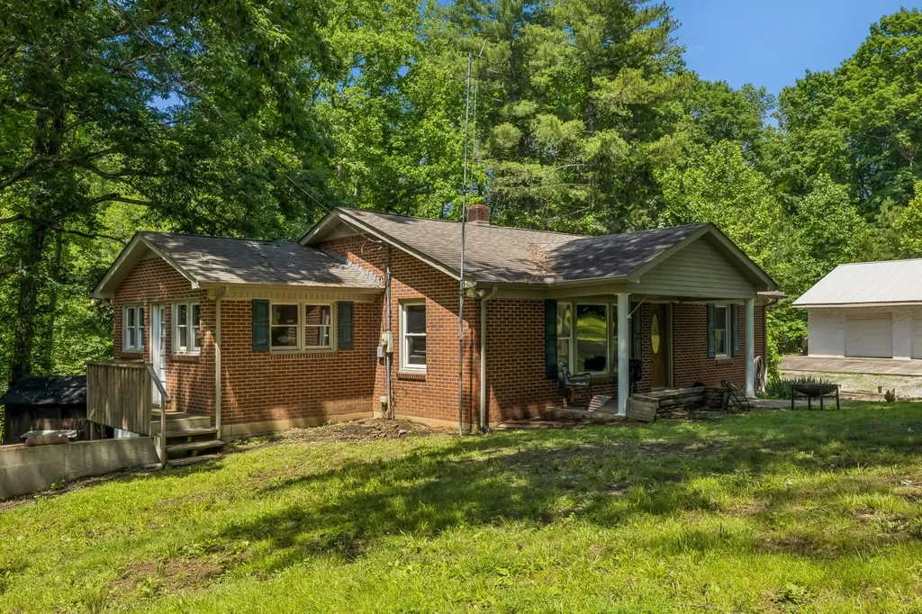 5450 Highway 49, W Vanleer TN 37181
