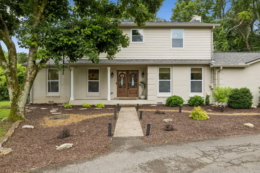 8013 Wikle Road, E Brentwood TN 37027