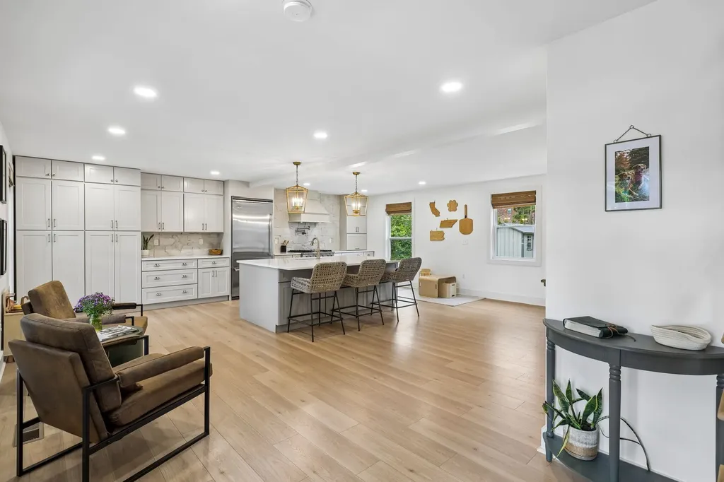 8013 Wikle Road, E Brentwood TN 37027