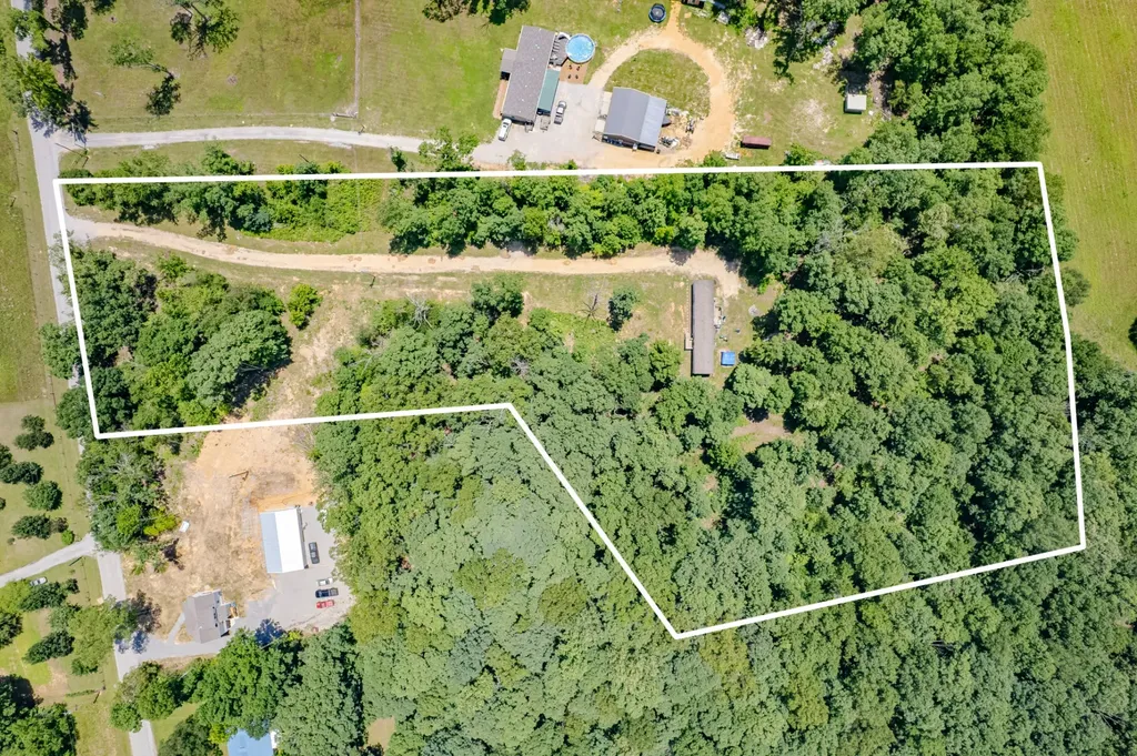 6126 Calvin Potts Road Primm Springs TN 38476