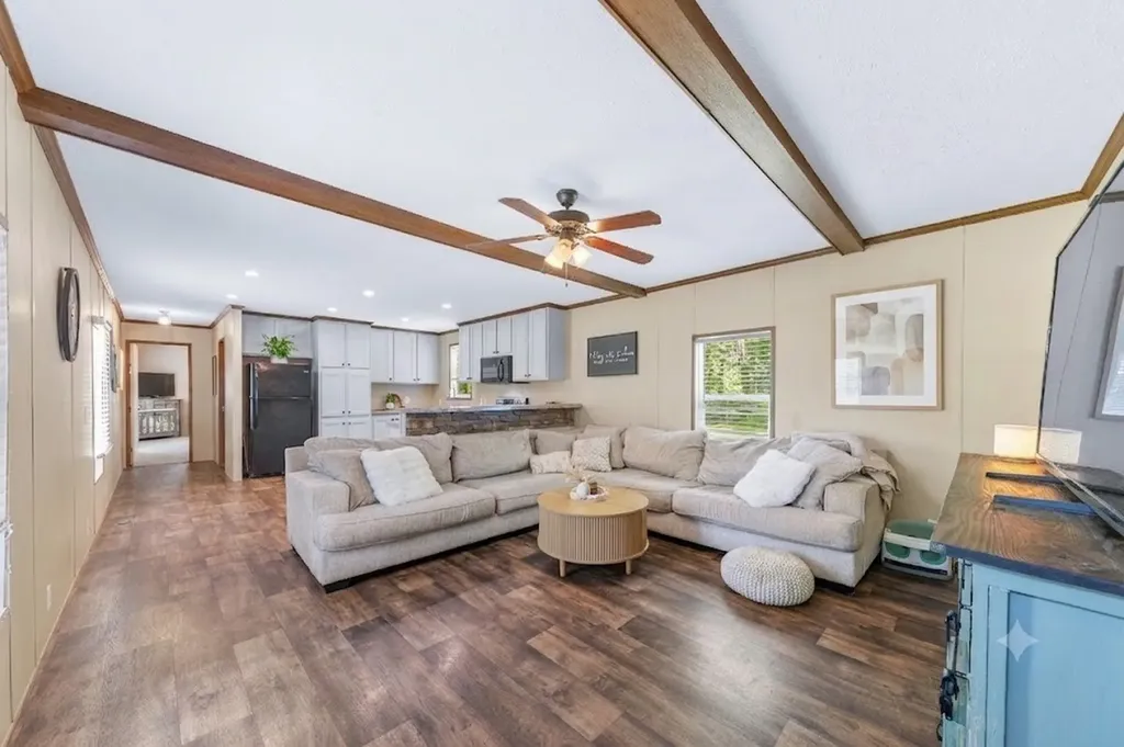 6126 Calvin Potts Road Primm Springs TN 38476