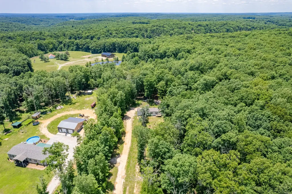 6126 Calvin Potts Road Primm Springs TN 38476