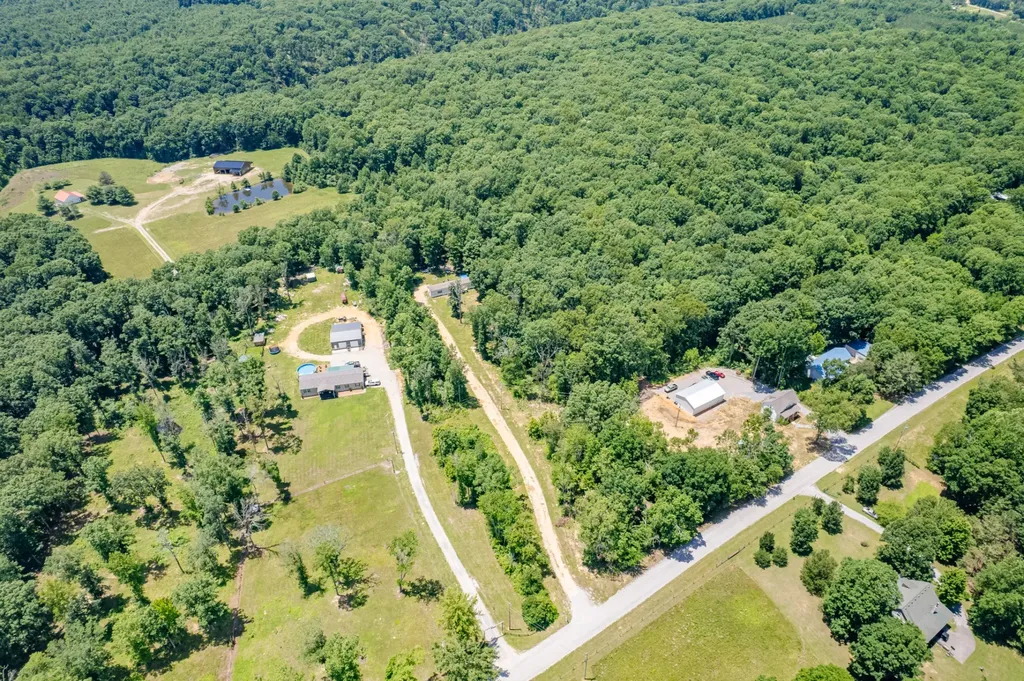 6126 Calvin Potts Road Primm Springs TN 38476