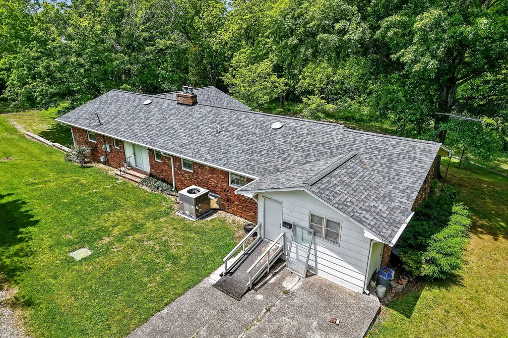 640 Cill Street Smithville TN 37166