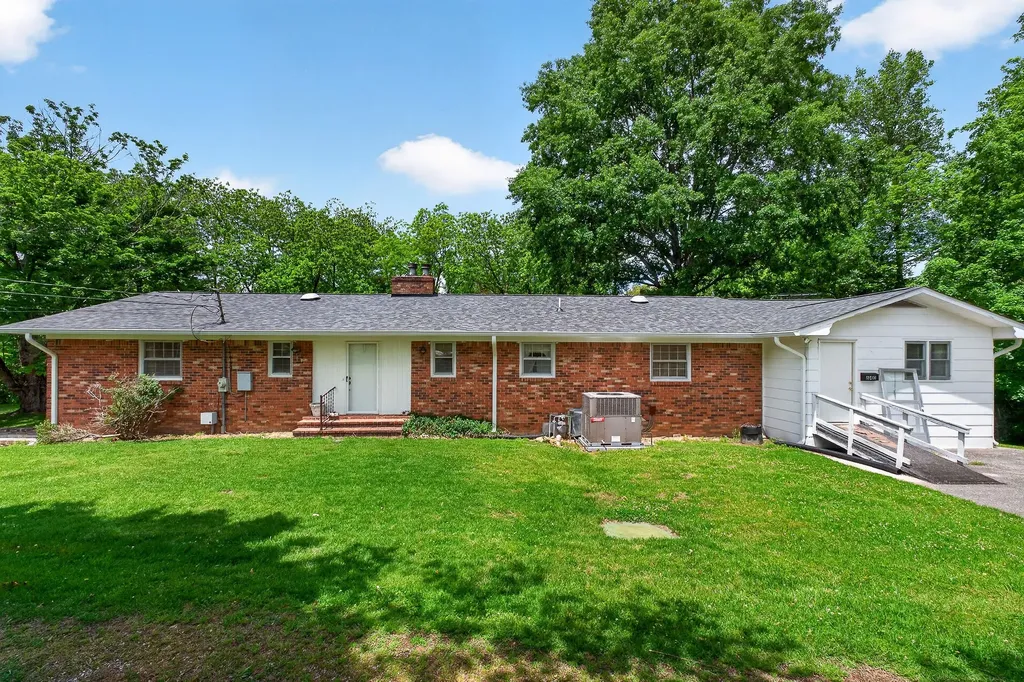 640 Cill Street Smithville TN 37166