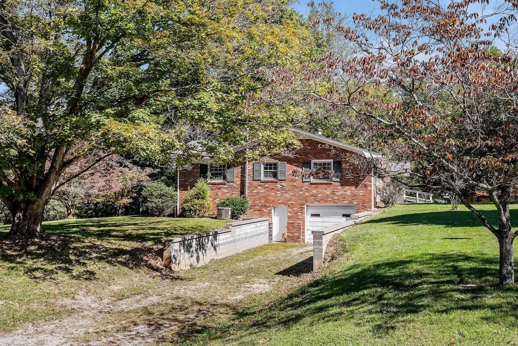 640 Cill Street Smithville TN 37166