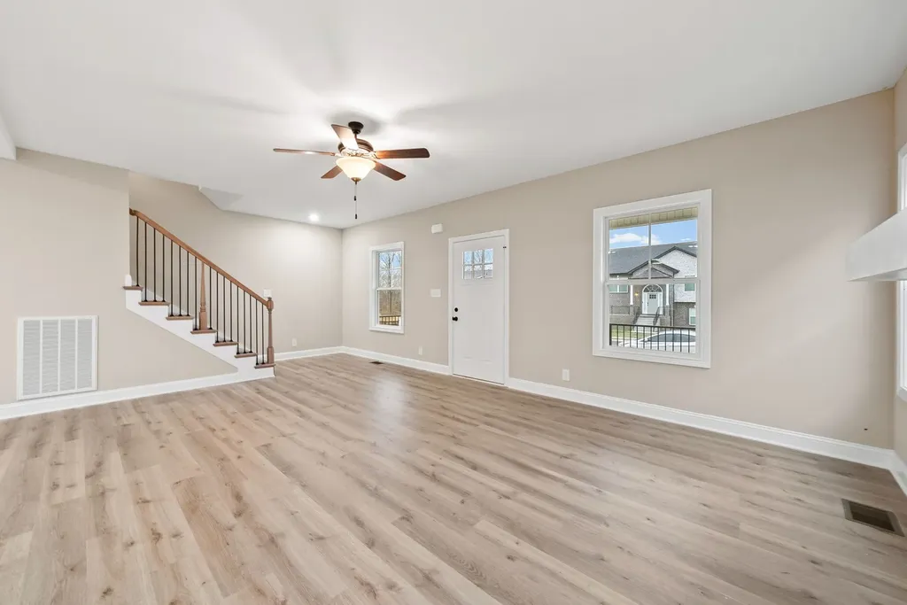 348 Hereford Farms Clarksville TN 37043