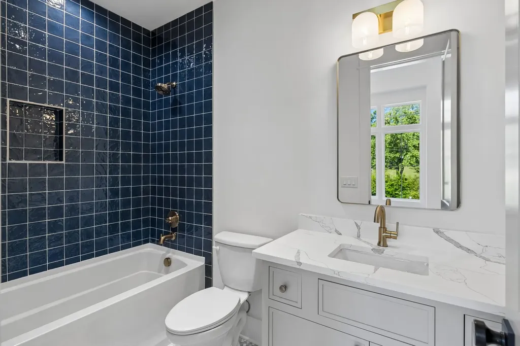 832B Neartop Drive Nashville TN 37205