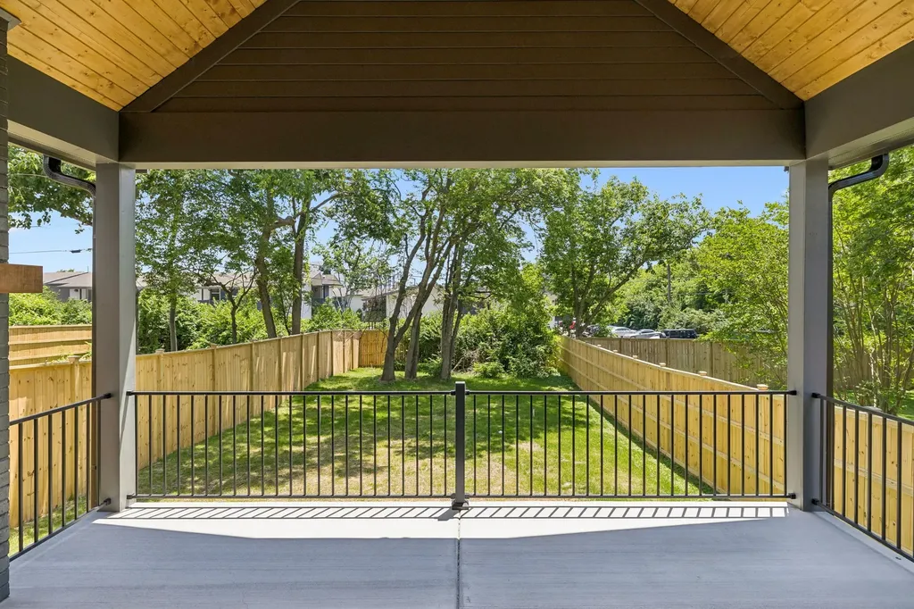 832B Neartop Drive Nashville TN 37205