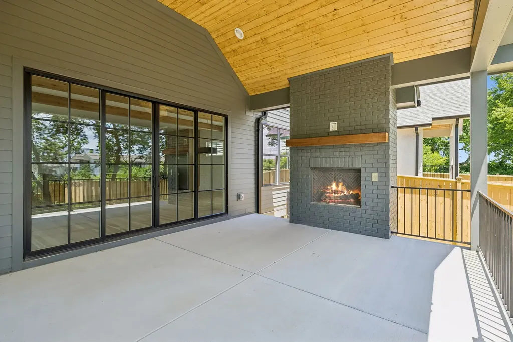 832B Neartop Drive Nashville TN 37205