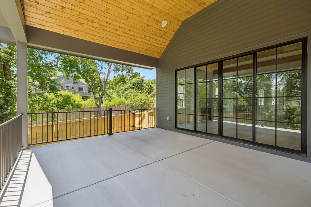 832B Neartop Drive Nashville TN 37205