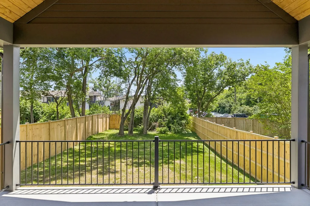 832B Neartop Drive Nashville TN 37205