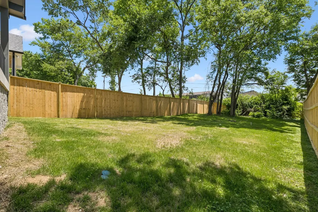 832B Neartop Drive Nashville TN 37205