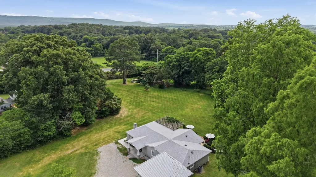 1522 Holders Cove Road Winchester TN 37398