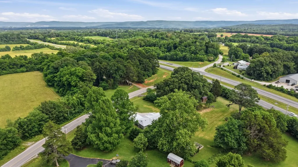 1522 Holders Cove Road Winchester TN 37398