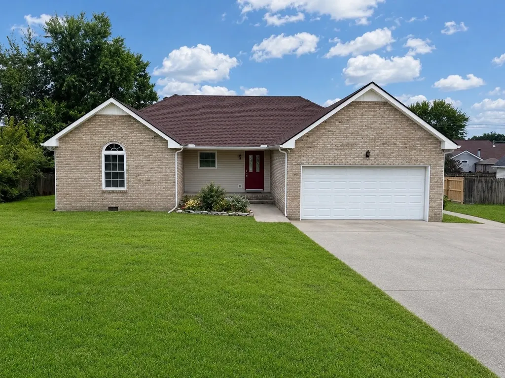2017 Smith Circle Greenbrier TN 37073