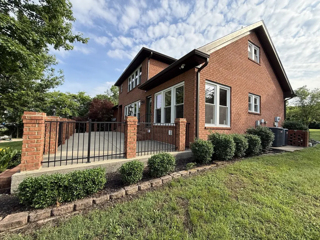 2208 Horn Springs Road Lebanon TN 37087