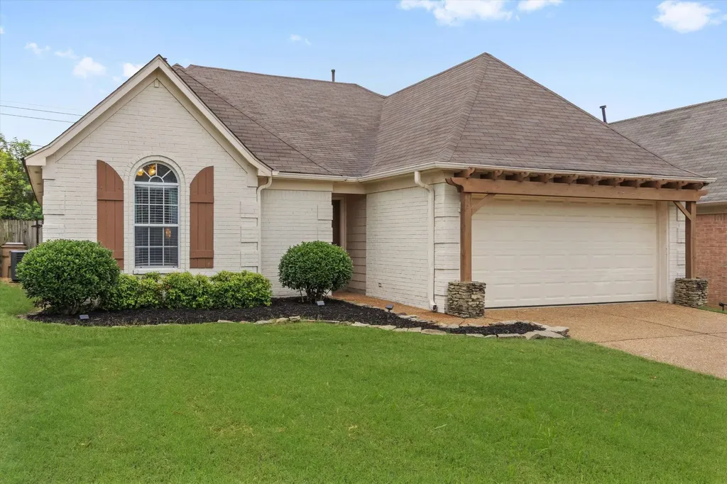 1654 Far Drive Cordova TN 38016