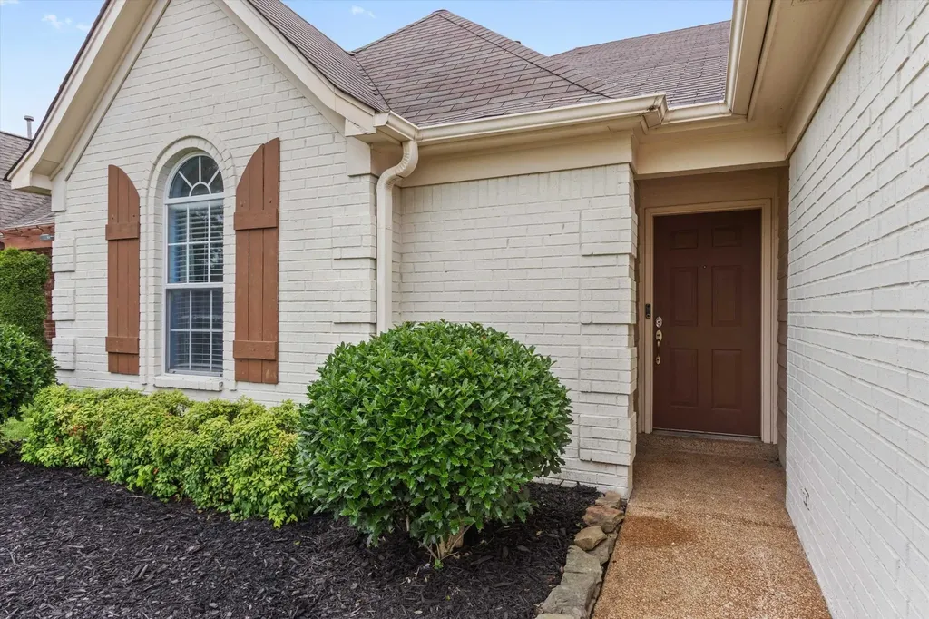 1654 Far Drive Cordova TN 38016