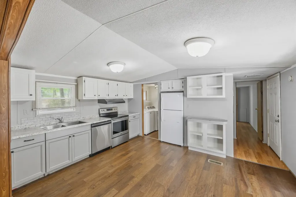 2417 Maytown Road Bruceton TN 38317