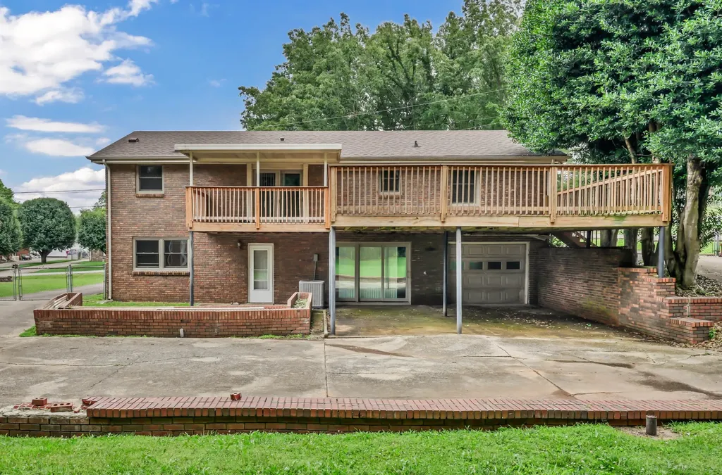 409 Christopher Drive Clarksville TN 37042