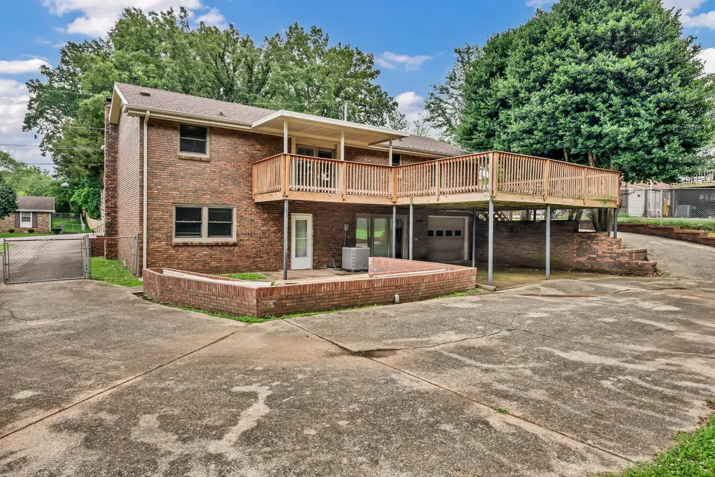 409 Christopher Drive Clarksville TN 37042