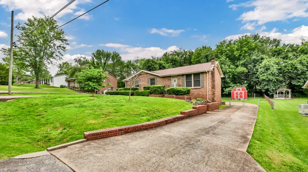 409 Christopher Drive Clarksville TN 37042