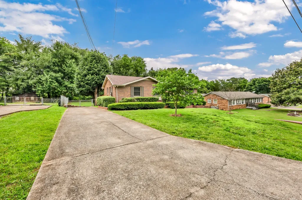 409 Christopher Drive Clarksville TN 37042