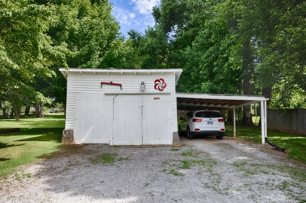 8094 Beech Hill Road Frankewing TN 38459