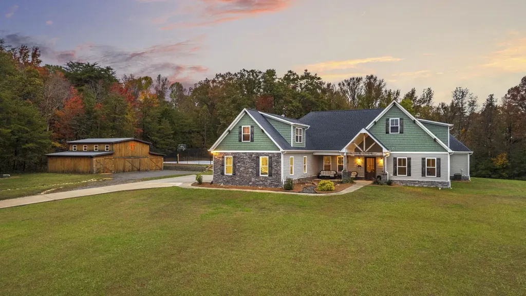 2419 Welch Road Soddy Daisy TN 37379