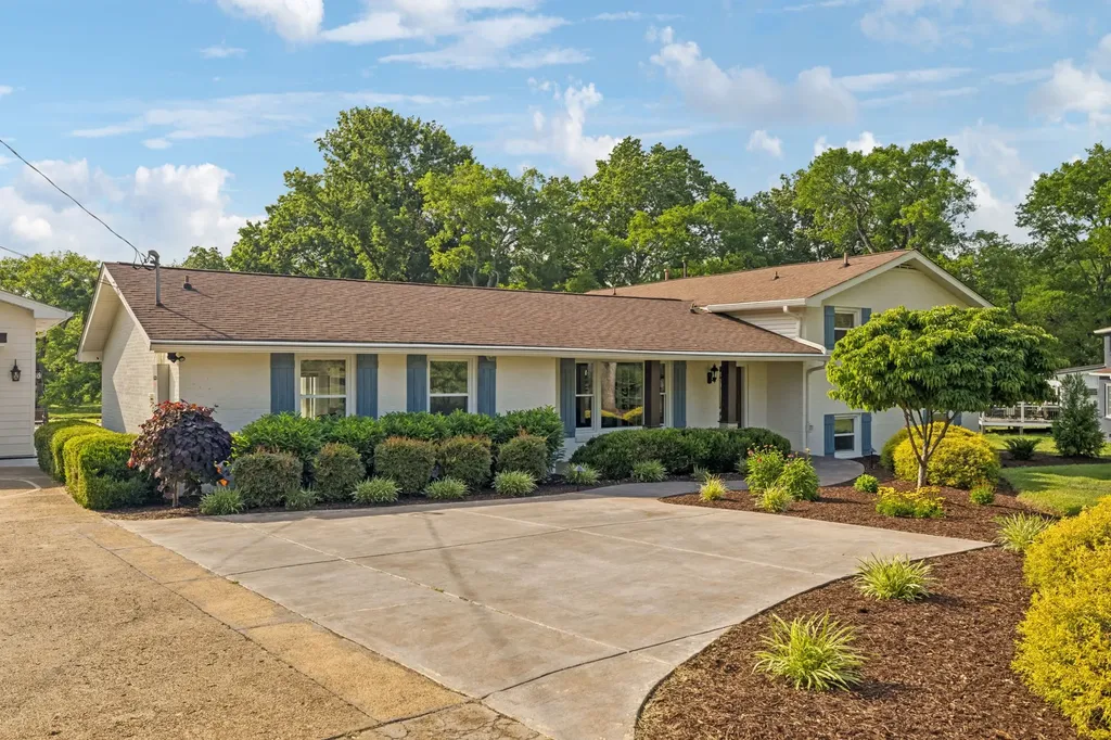192 Cherokee Road Hendersonville TN 37075