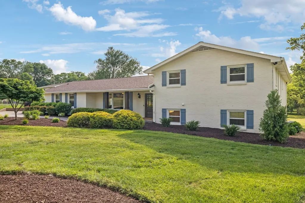 192 Cherokee Road Hendersonville TN 37075