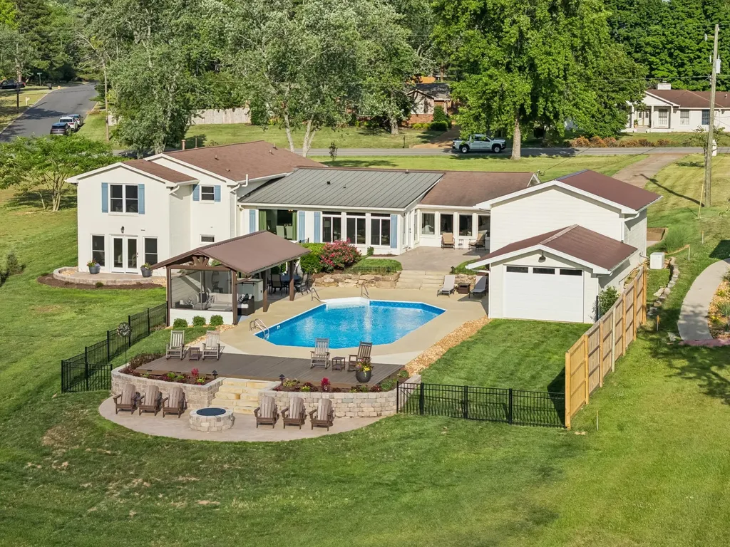 192 Cherokee Road Hendersonville TN 37075